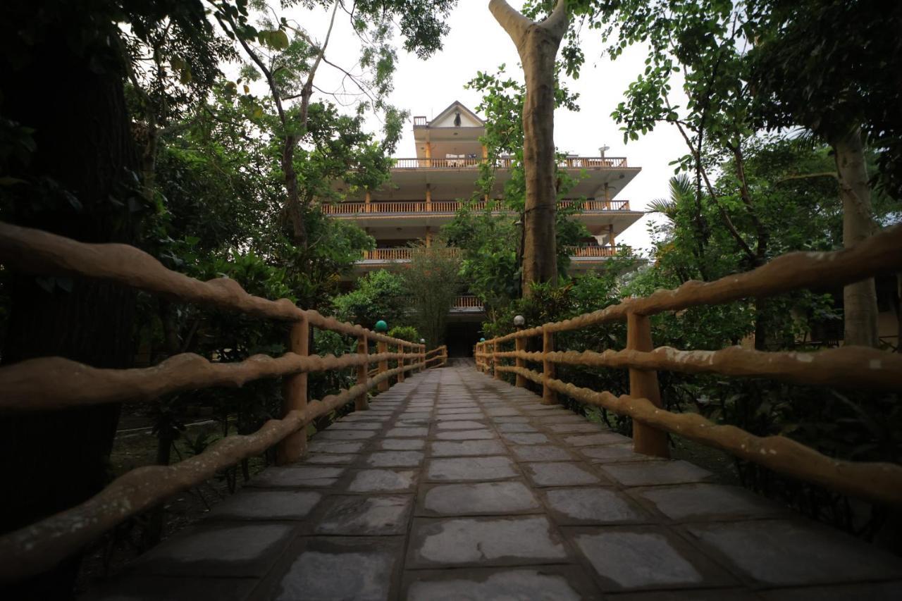 Chitwan Gaida Lodge - Animal Lovers & Birdwatchers Paradise Саураха Екстер'єр фото
