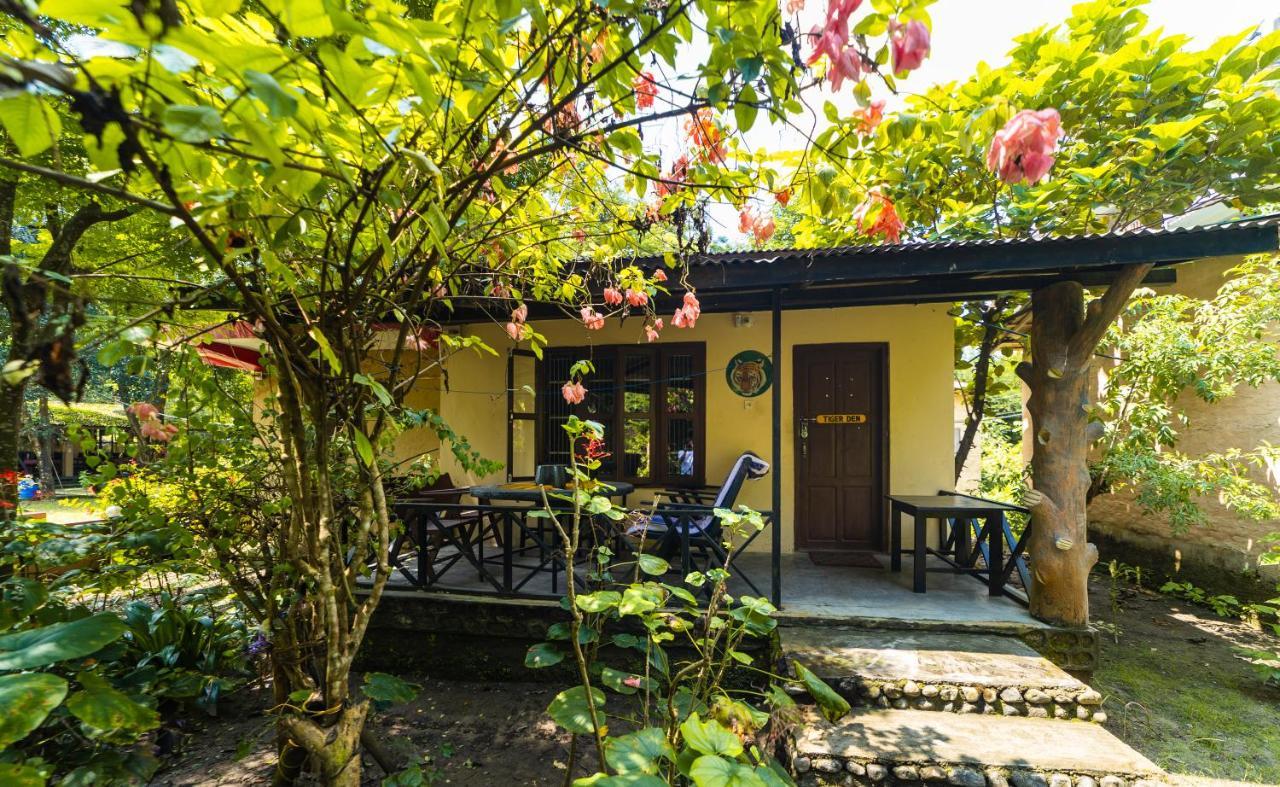 Chitwan Gaida Lodge - Animal Lovers & Birdwatchers Paradise Саураха Екстер'єр фото