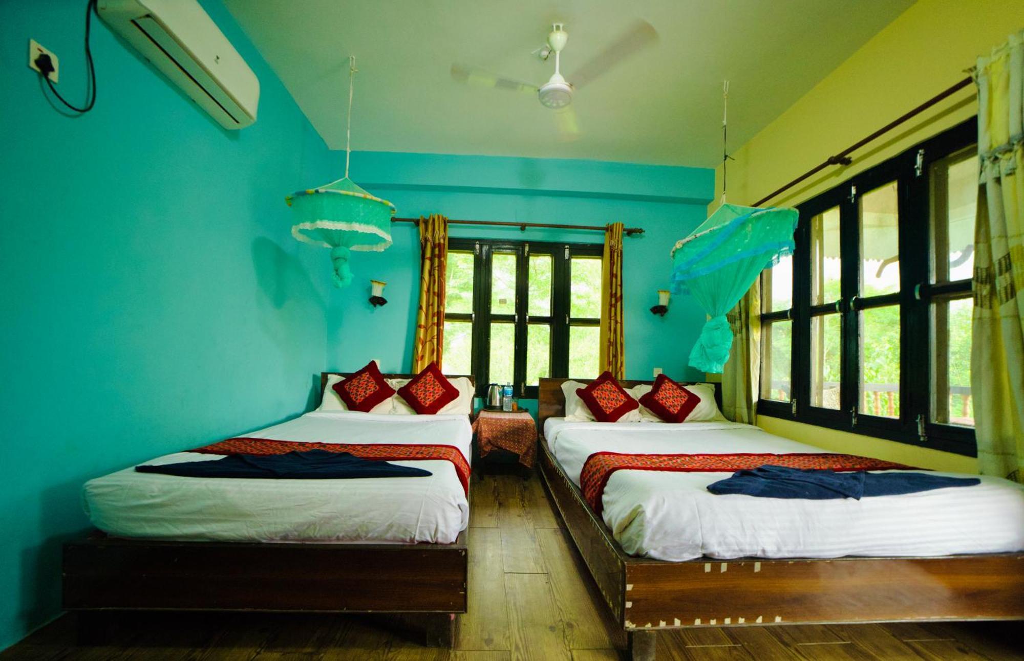 Chitwan Gaida Lodge - Animal Lovers & Birdwatchers Paradise Саураха Екстер'єр фото