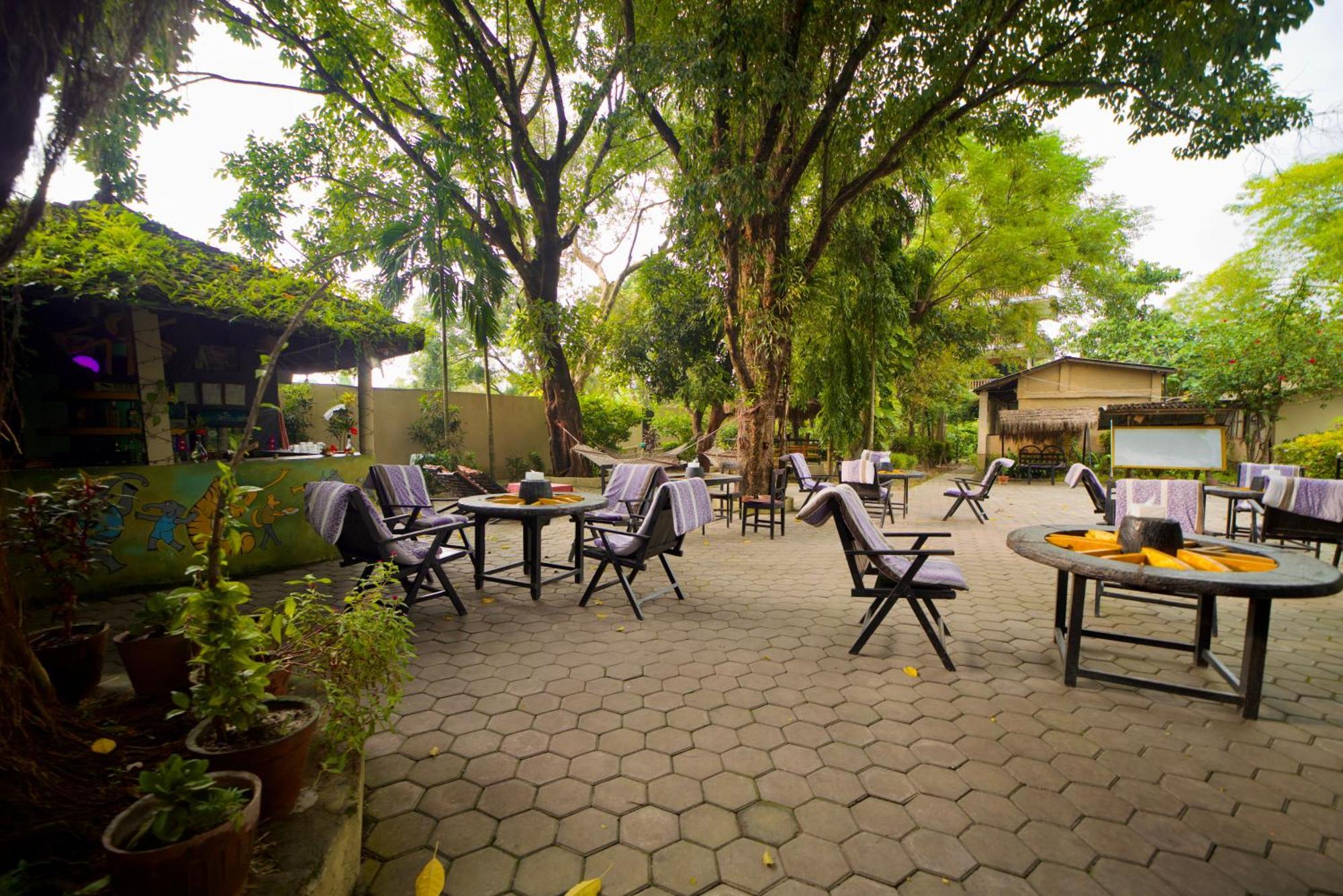 Chitwan Gaida Lodge - Animal Lovers & Birdwatchers Paradise Саураха Екстер'єр фото